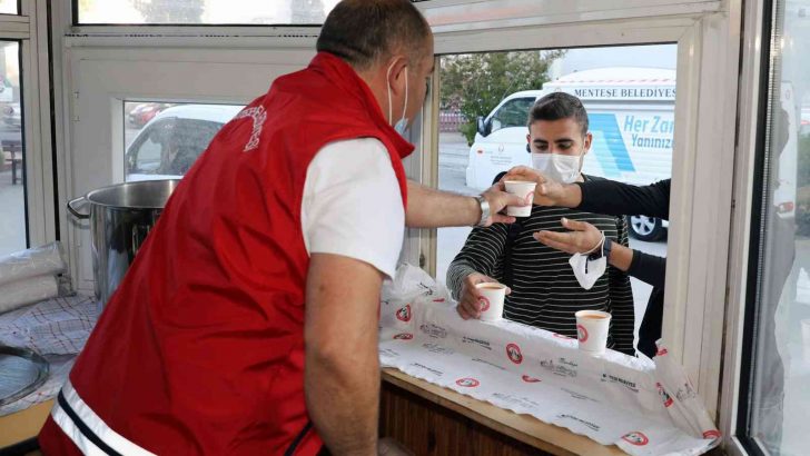 Menteşe Belediyesi’nden öğrencilere sabah çorbası