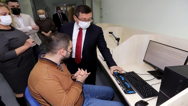 İnönü Üniversitesi’nde Engelsiz Kütüphane hizmette